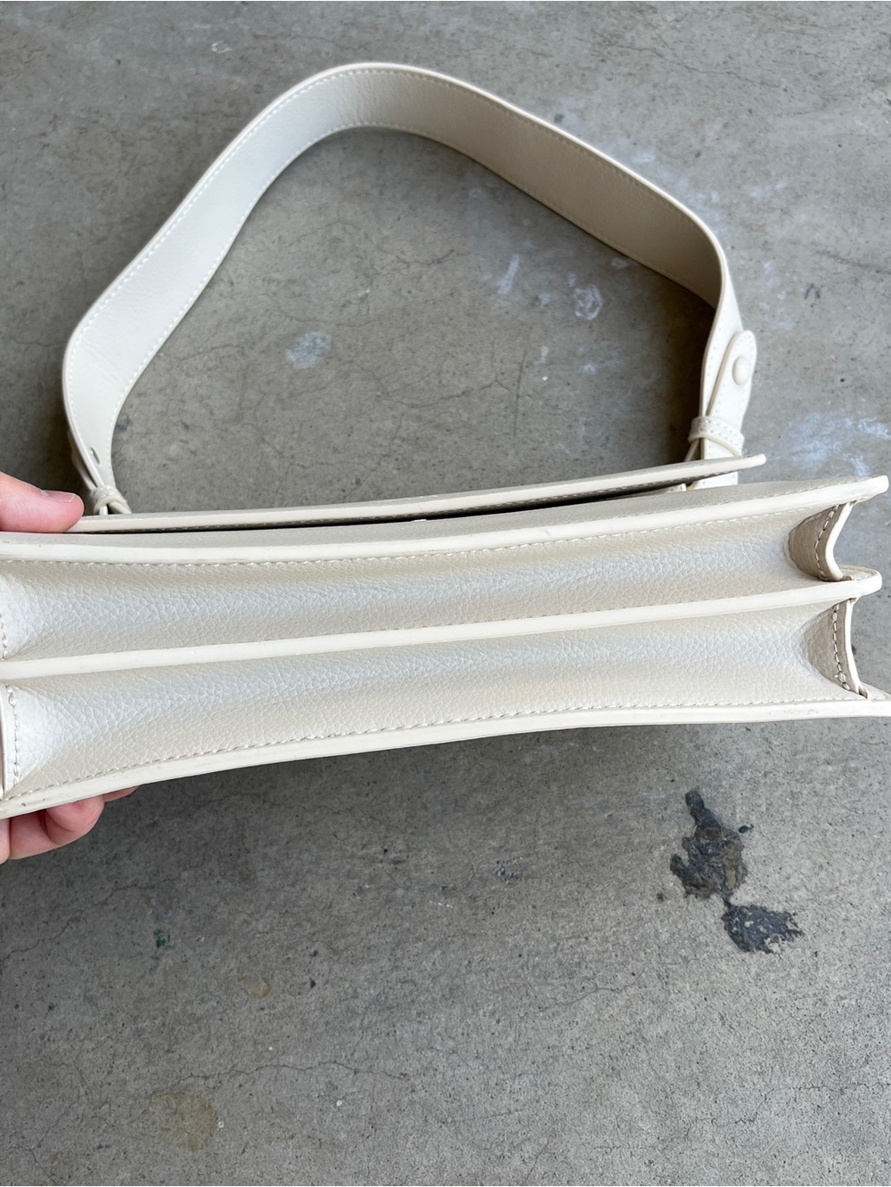 Freja New York Cream Shoulder Bag - Picture 4 of 10
